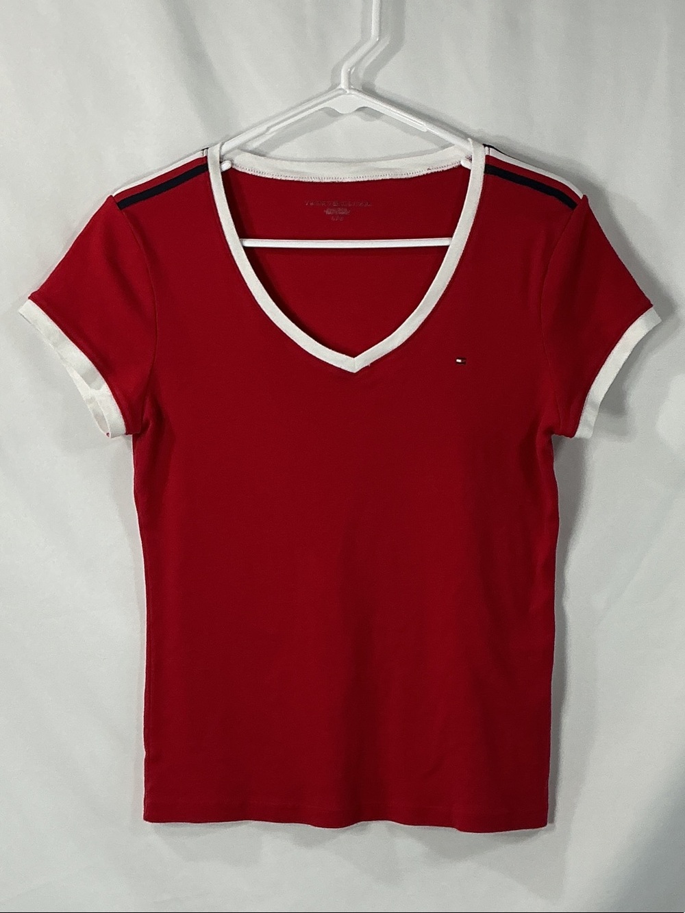 Tommy Hilfiger Red V-Neck Contrast Trim Tee Embroidered Flag Logo L Large